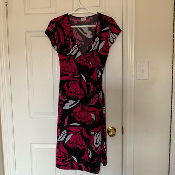 Beautiful black, white and pink dress - Picture 1 of 2